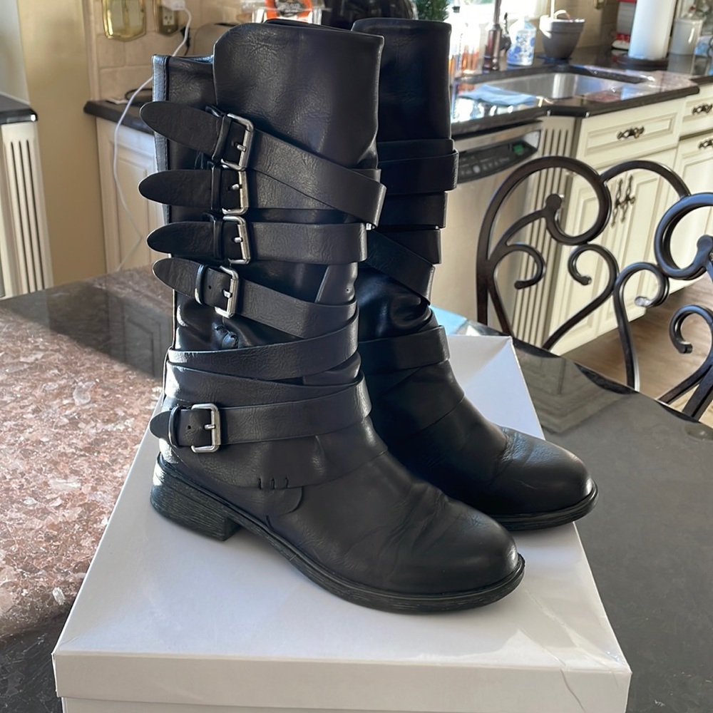 Report Faux Leather Huck Boots size 6